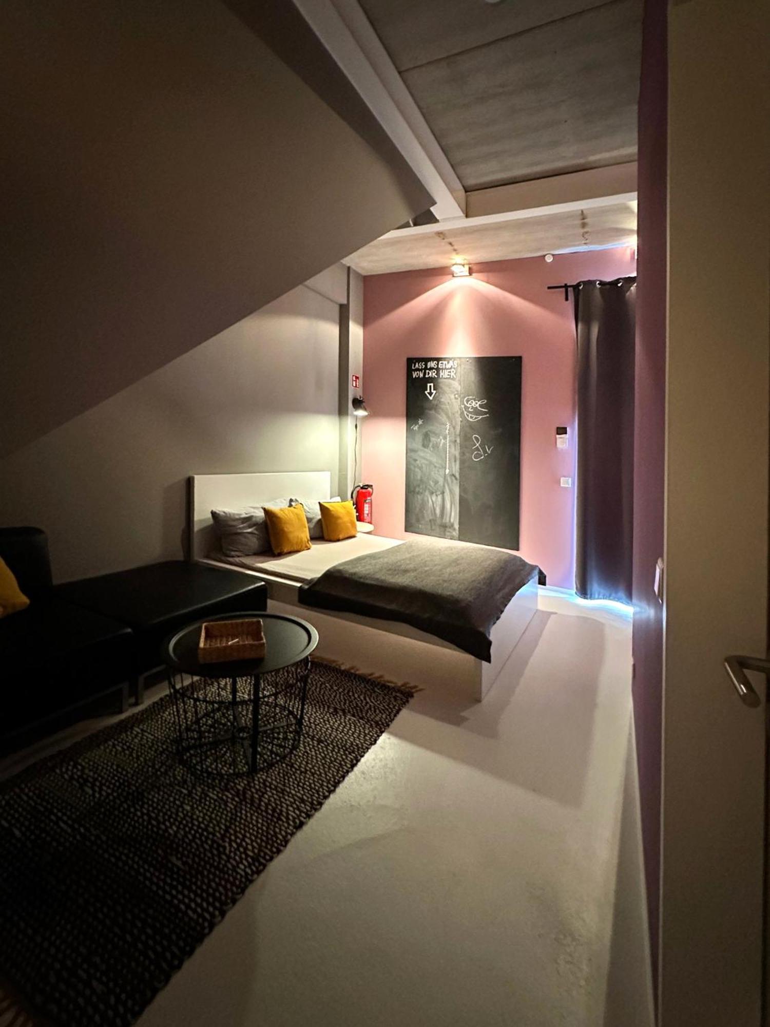 Guestroom By "Farbgestalt" 萨尔斯塔特 外观 照片